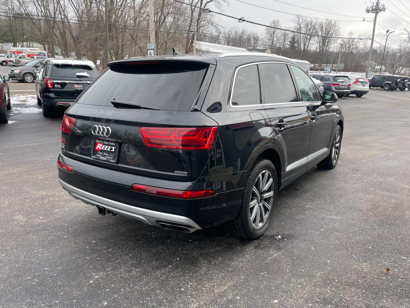 2019 Black /Brown Audi Q7 3.0T Premium Plus quattro (WA1LAAF77KD) with an 3.0L V6 DOHC 24V Supercharged engine, 8A transmission, located at 11115 Chardon Rd. , Chardon, OH, 44024, (440) 214-9705, 41.580246, -81.241943 - This 2019 Audi Q7 is a luxury SUV for luxury families. With its strong supercharged V6 engine and advanced all-wheel-drive system, this SUV is not only powerful with quick acceleration and a high towing capacity, but it's also equipped with leading-edge technology and comfort amenities. The inclusio - Photo#6